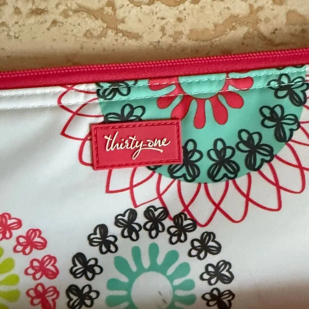 Thirty-one gifts medium thermal pouch in citrus medallion